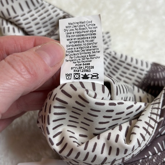 Beyond Yoga Lux Midi Leggings in Etched Fan - Picture 11 of 12